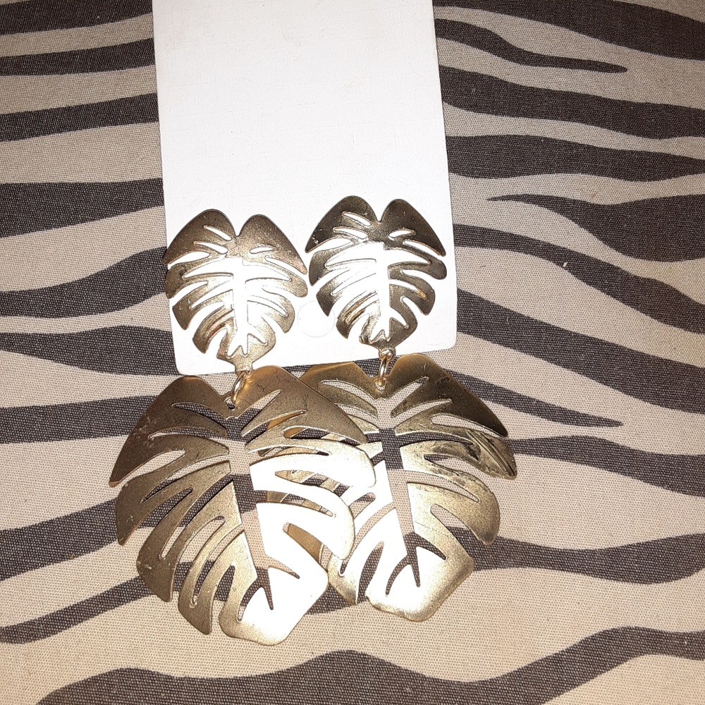 Gold leaf earrings